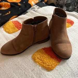 Cat & Jack Girls booties